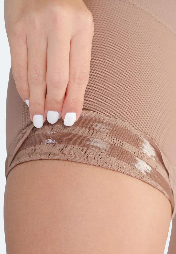 Short Levanta Cola REF. 16001